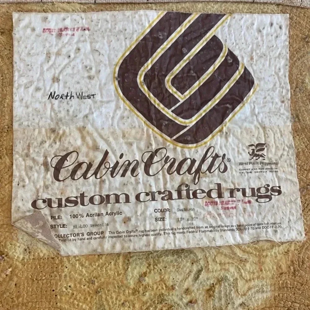 Vintage 1970s cabin crafts 100% Acrylic Small Rug